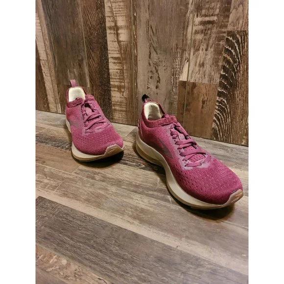Brooks Shoes Brooks Levitate 2 Le 22911b252 Running Shoes Womens Size 55 Maroon Poshmark